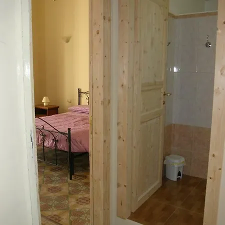 Casa Leonardo شقة تارانتو