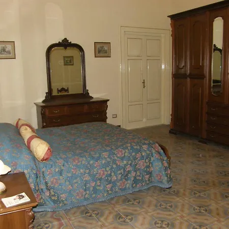 Casa Leonardo * טאראנטו